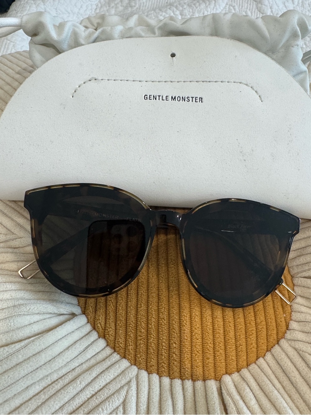 GENTLE MONSTER Tortoiseshell Frame Sunglasses with Black Lenses